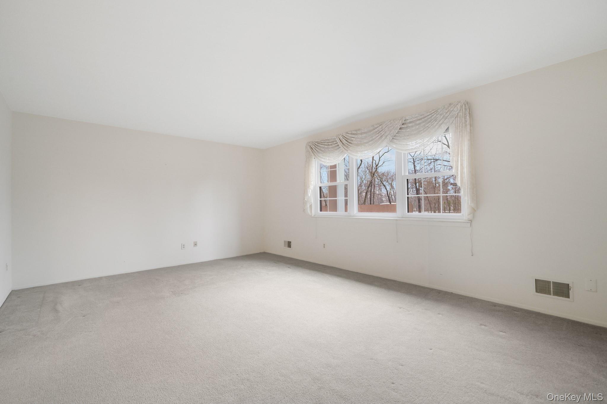 #13 photo, 422 Somerset Drive, Pearl River , NY 10965