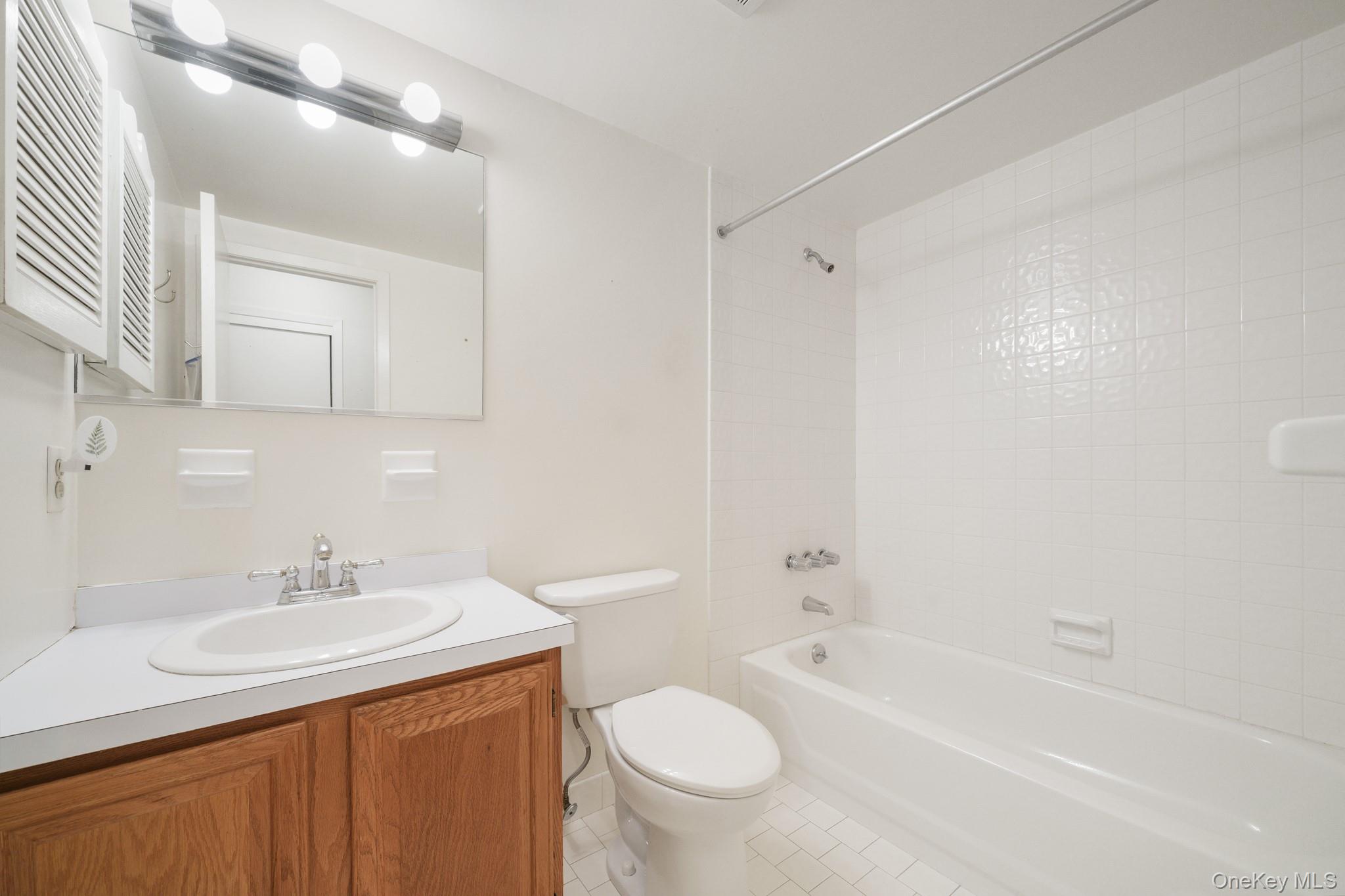 #19 photo, 422 Somerset Drive, Pearl River , NY 10965