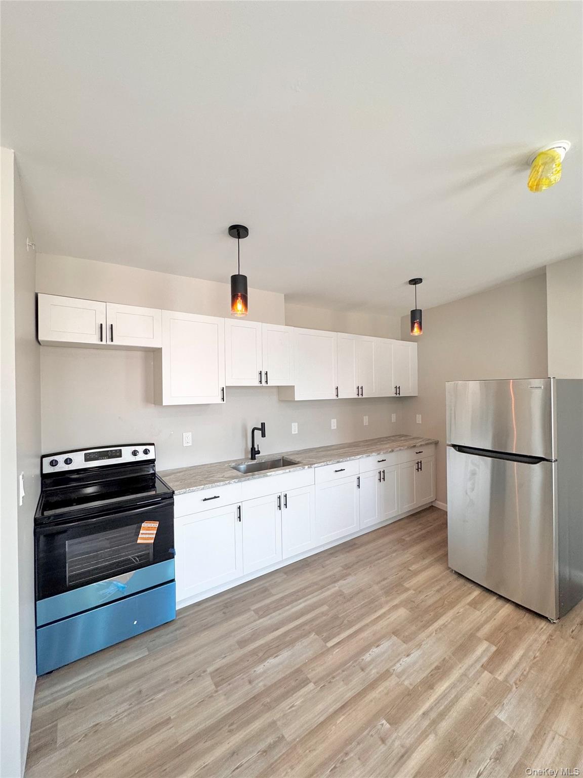 #4 photo, 199 Chambers Street, Newburgh , NY 12550