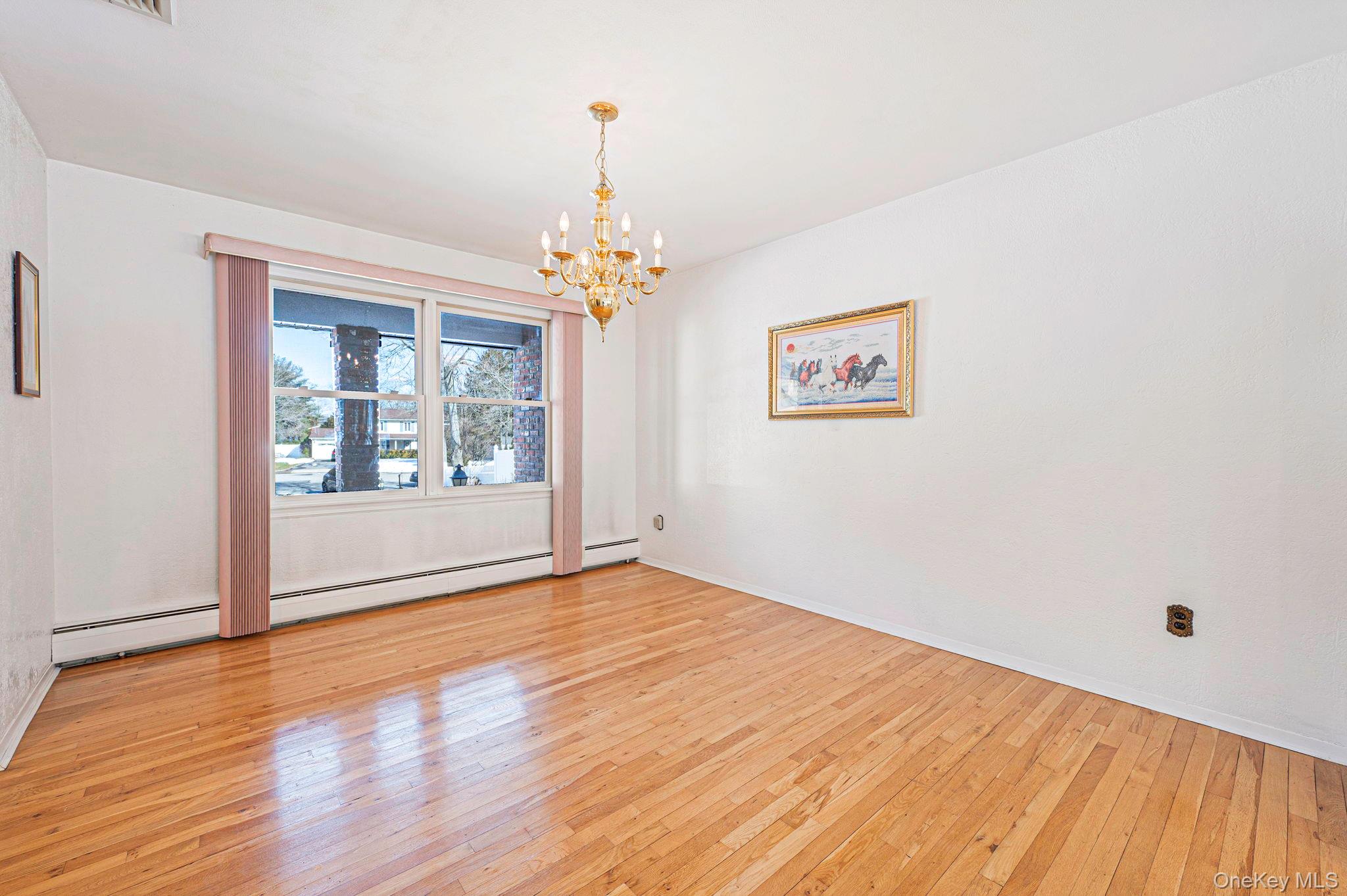 #11 photo, 3 New Jersey Court, Dix Hills , NY 11746