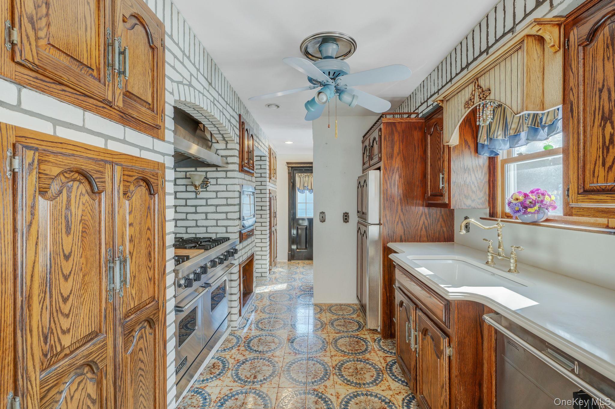 #18 photo, 3 New Jersey Court, Dix Hills , NY 11746