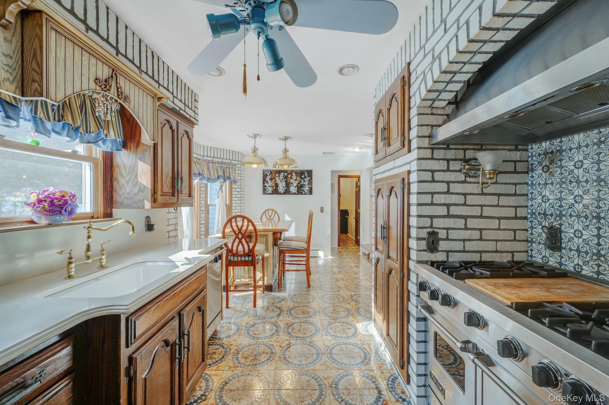 #20 photo, 3 New Jersey Court, Dix Hills , NY 11746