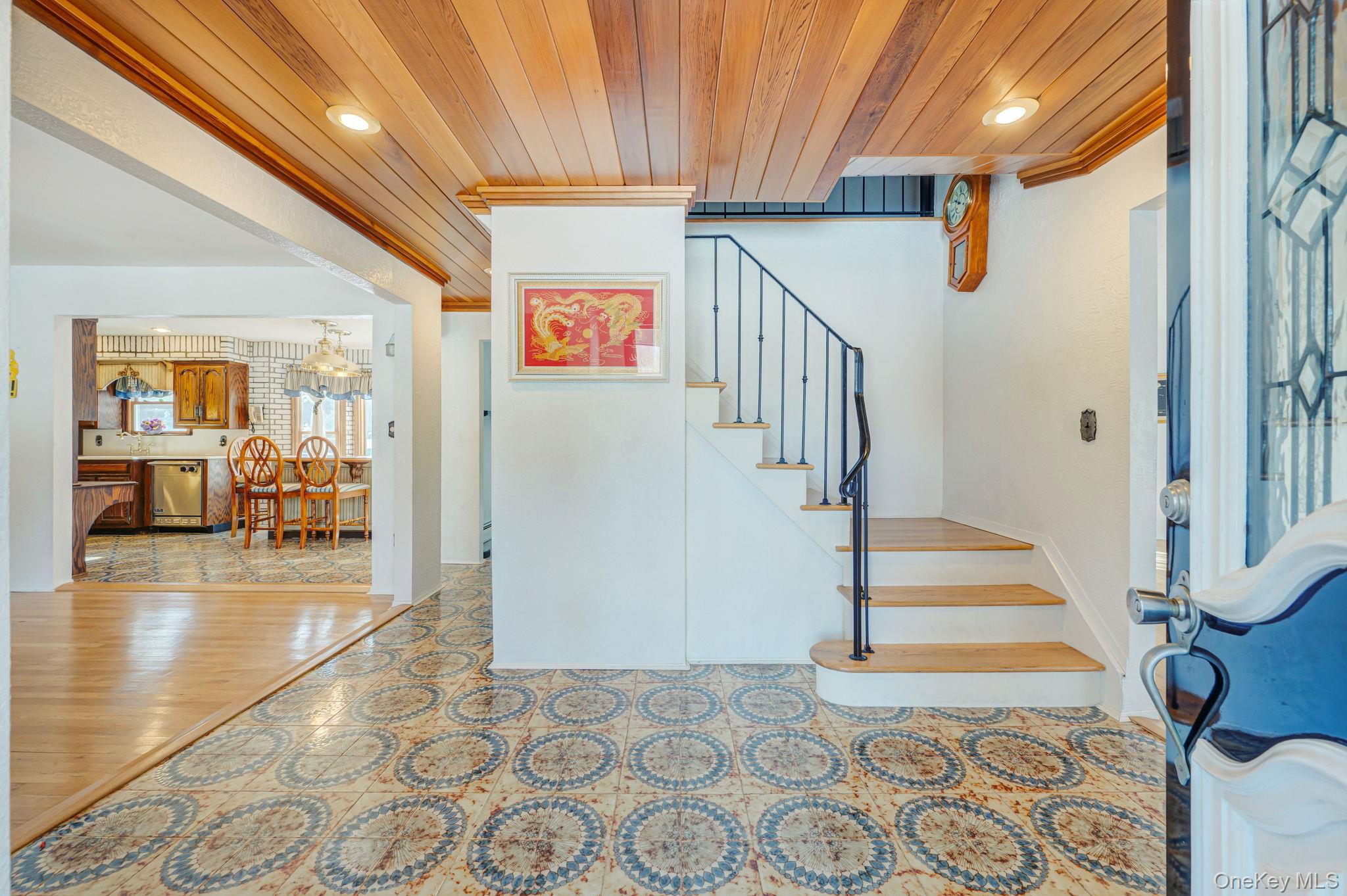 #6 photo, 3 New Jersey Court, Dix Hills , NY 11746