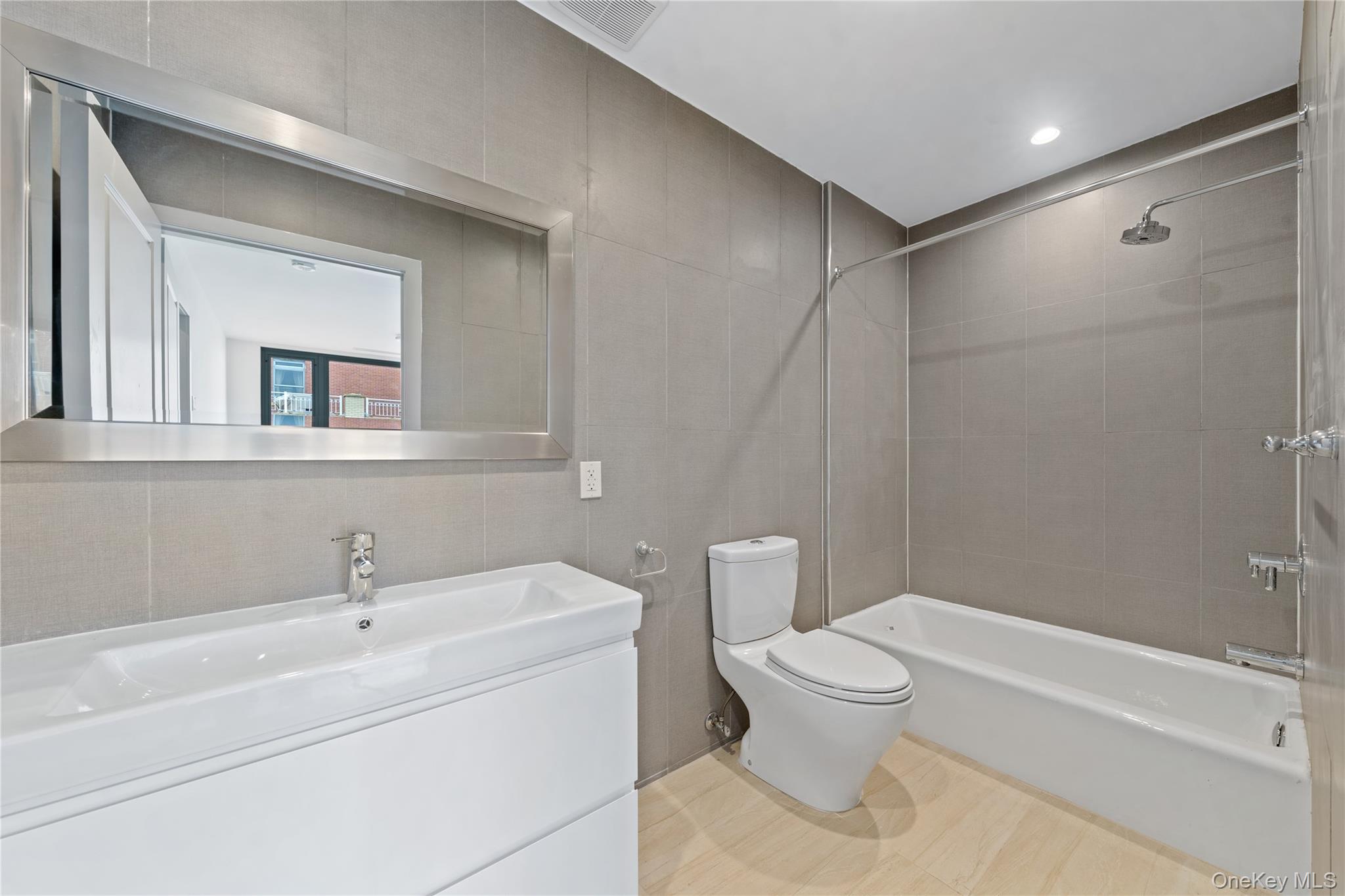 #11 photo, 109-09 15th ave, College Point , NY 11356