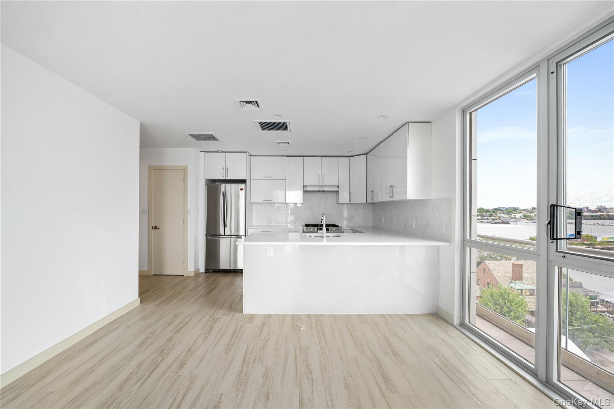 #7 photo, 109-09 15th ave, College Point , NY 11356