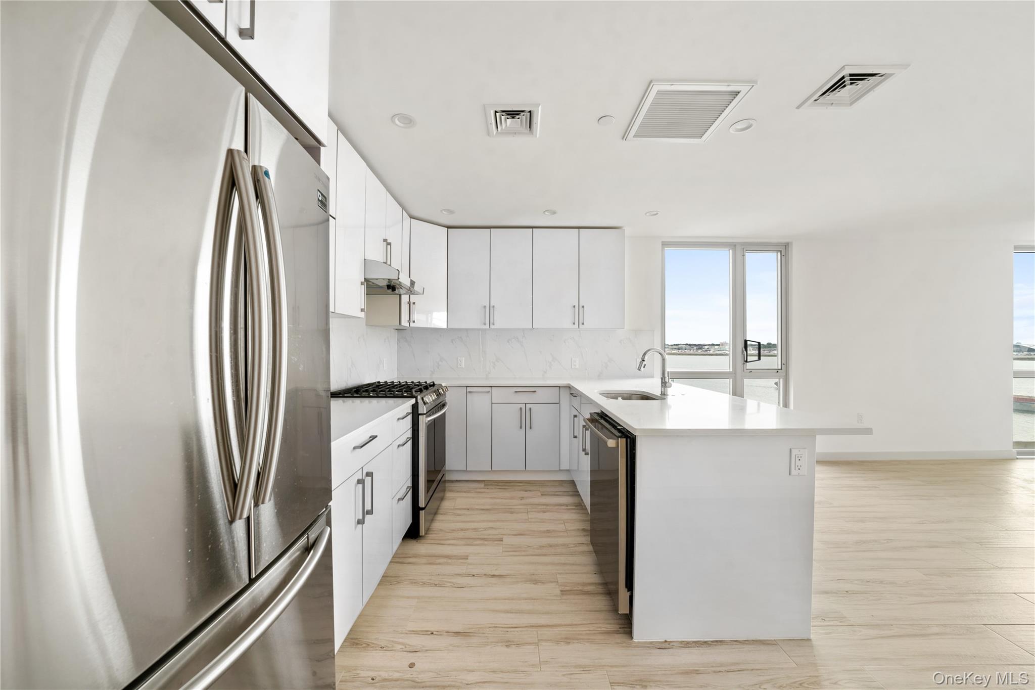 #8 photo, 109-09 15th ave, College Point , NY 11356