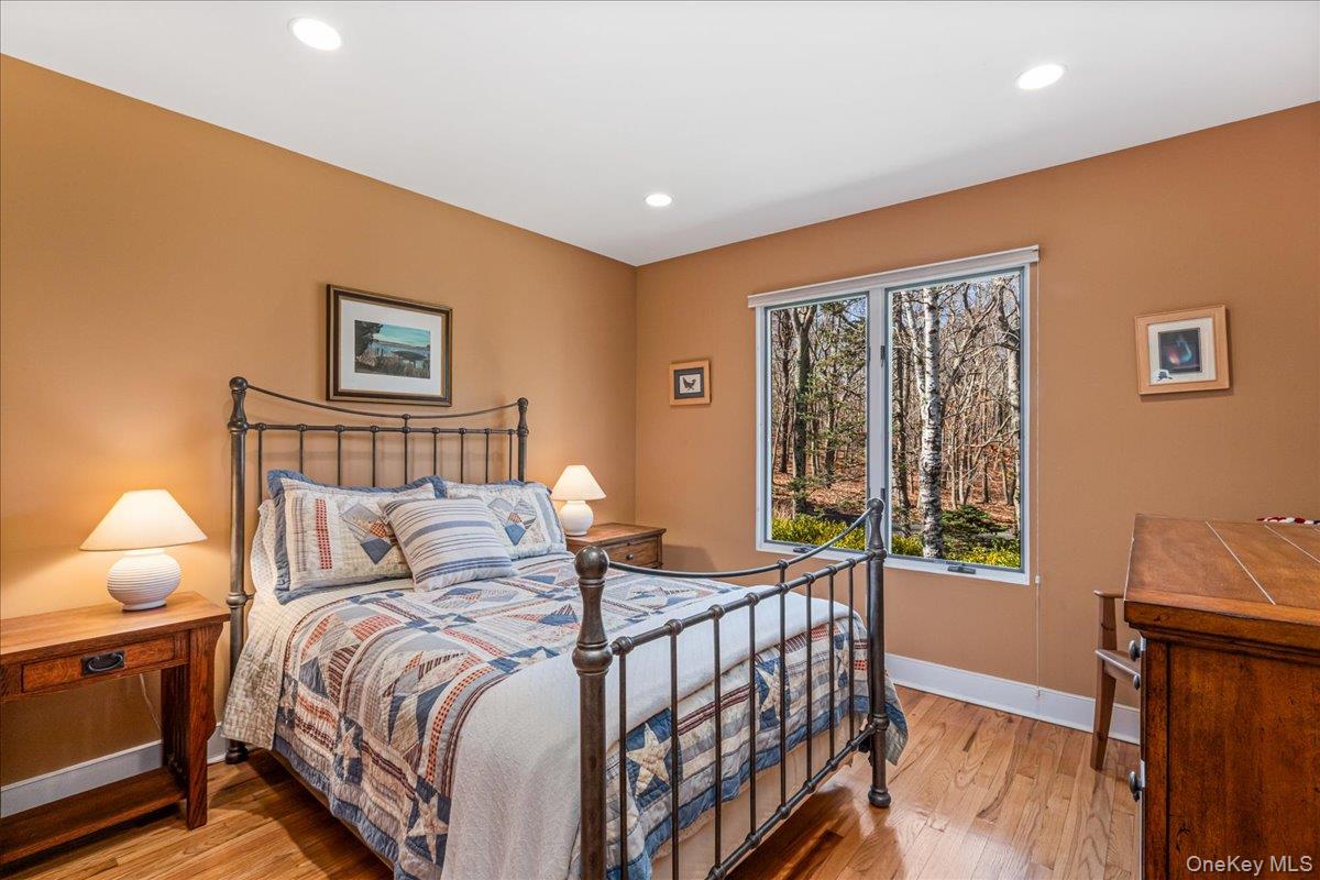 #14 photo, 24 Tanglewood Trail, সাফোক কাউন্টি Hampton Bays , NY 11946