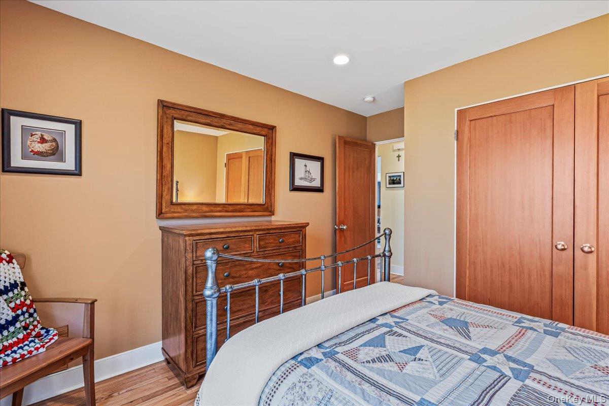 #15 photo, 24 Tanglewood Trail, সাফোক কাউন্টি Hampton Bays , NY 11946