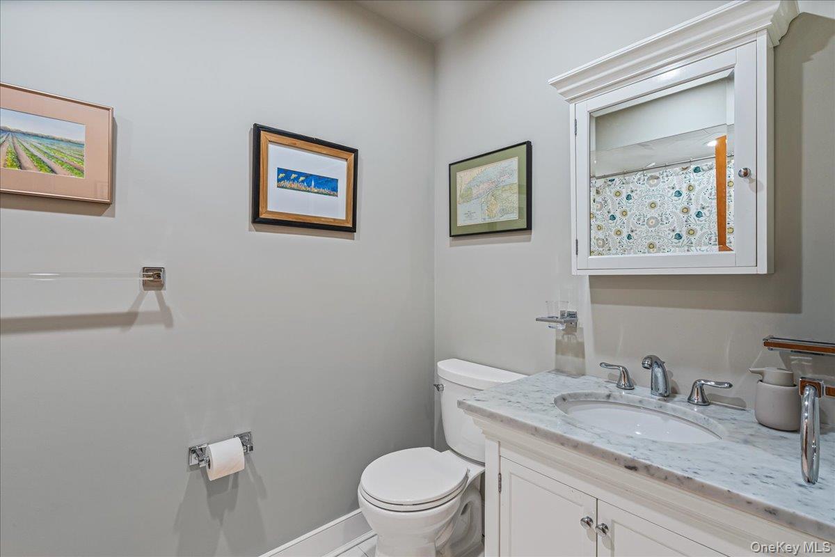 #18 photo, 24 Tanglewood Trail, সাফোক কাউন্টি Hampton Bays , NY 11946