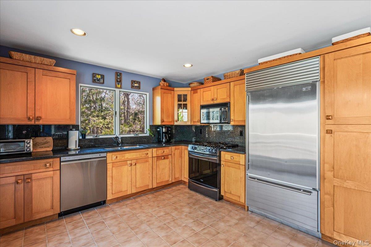 #8 photo, 24 Tanglewood Trail, সাফোক কাউন্টি Hampton Bays , NY 11946