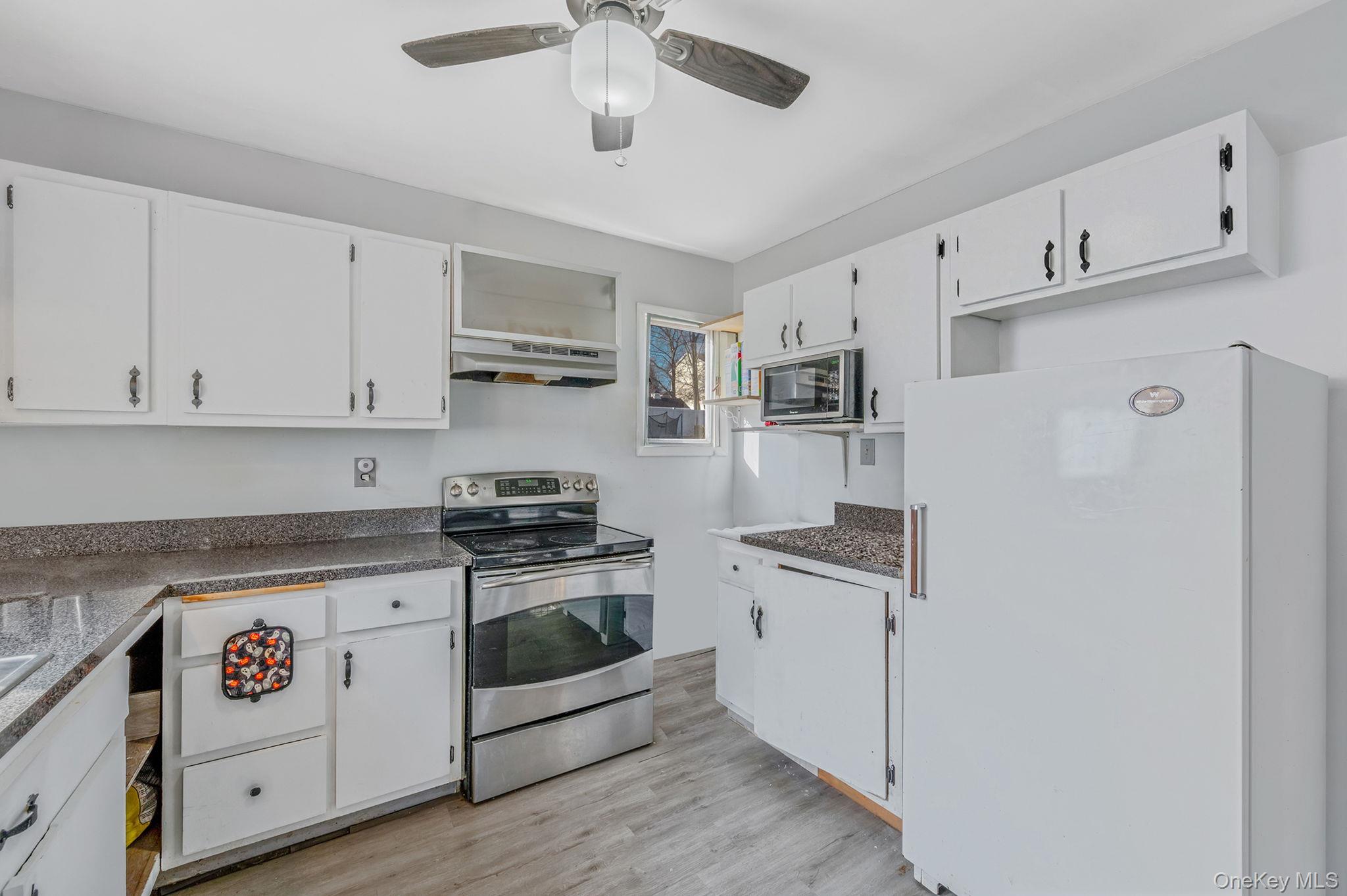 #10 photo, 64 Beech Avenue, সাফোক কাউন্টি Farmingville , NY 11738