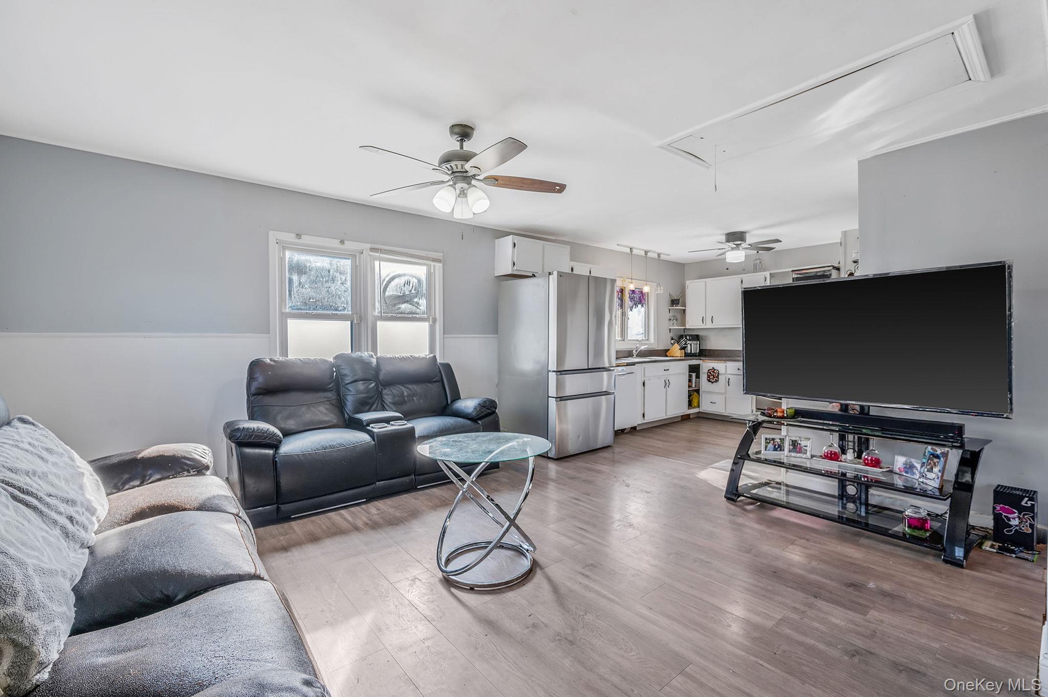 #13 photo, 64 Beech Avenue, সাফোক কাউন্টি Farmingville , NY 11738