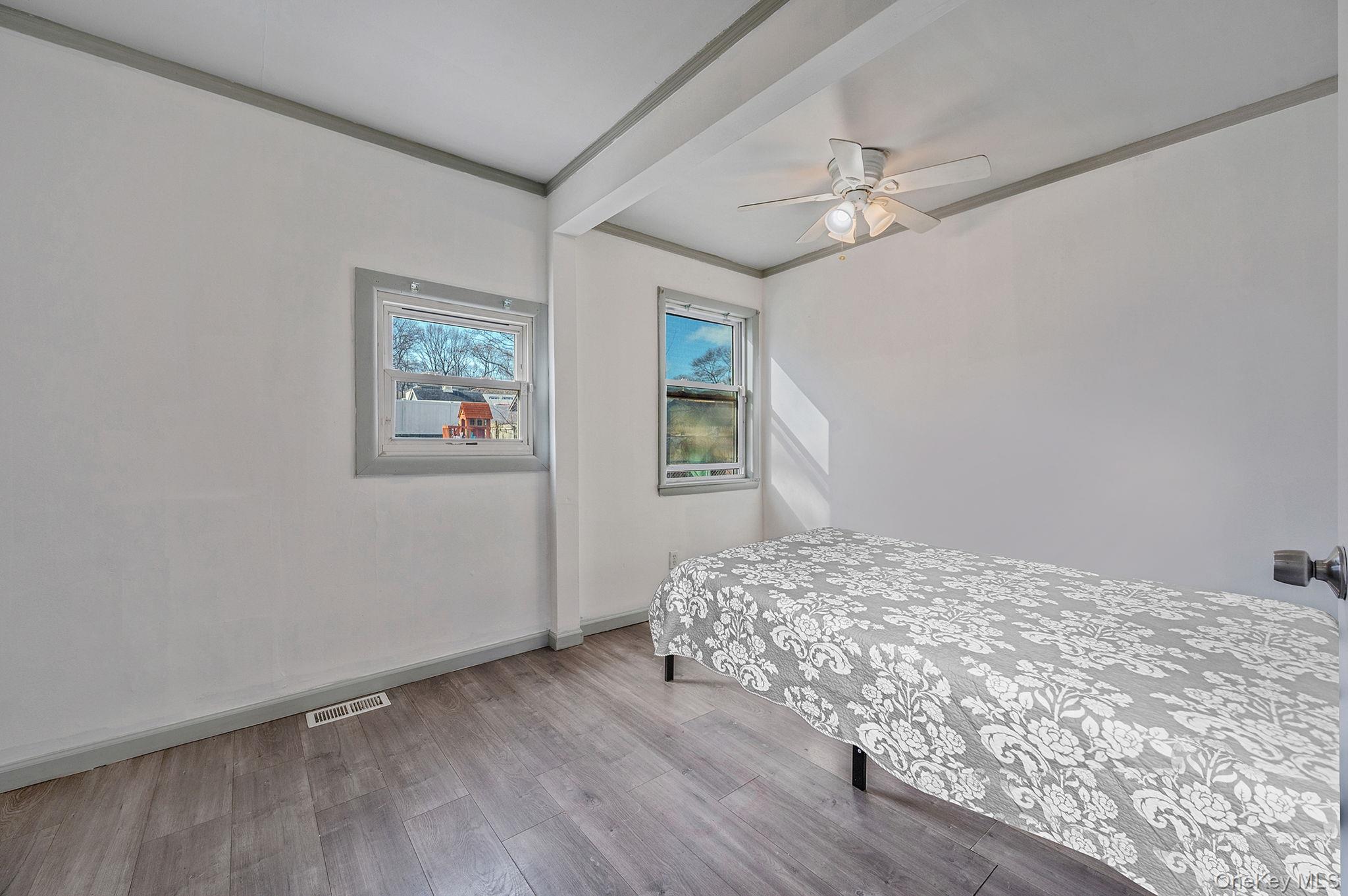 #20 photo, 64 Beech Avenue, সাফোক কাউন্টি Farmingville , NY 11738