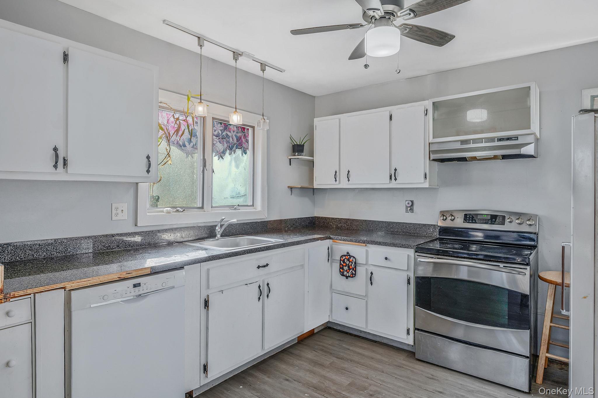 #9 photo, 64 Beech Avenue, সাফোক কাউন্টি Farmingville , NY 11738