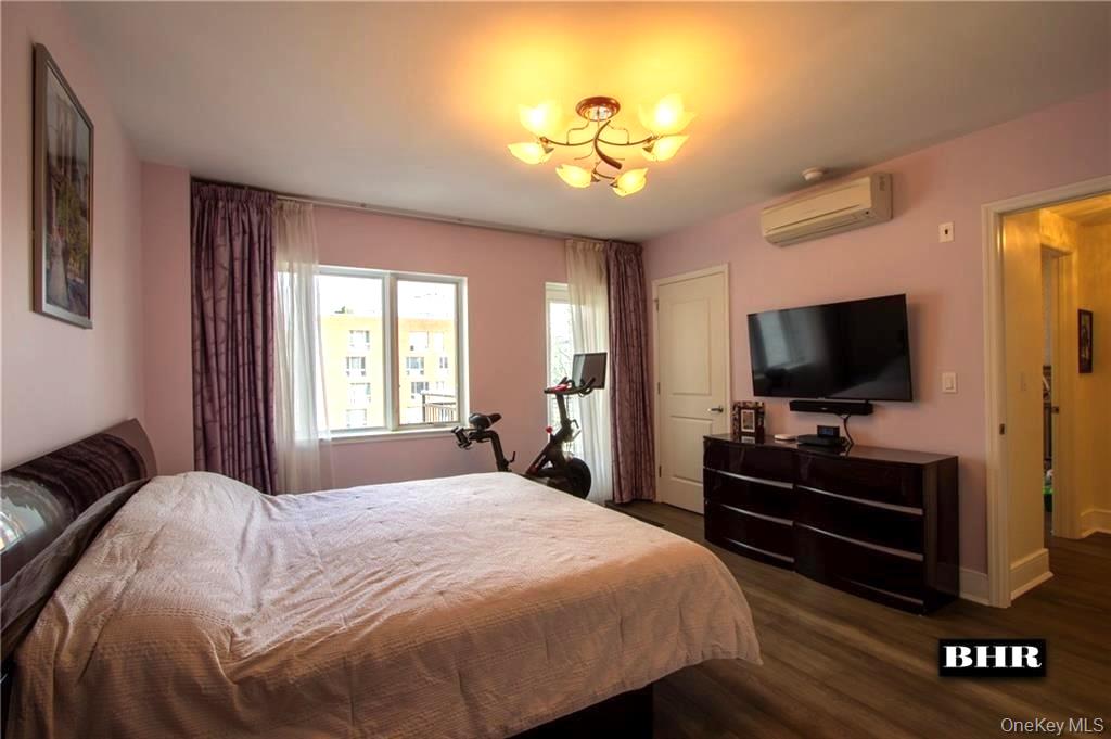 #4 photo, 3435 Guider Avenue, Brooklyn , NY 11235