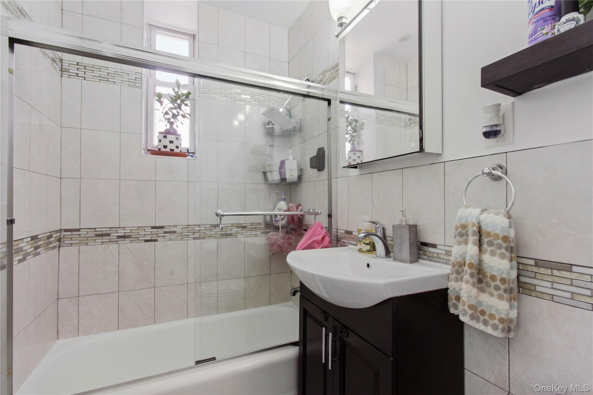 #15 photo, 245 Rumsey Road, Yonkers , NY 10701