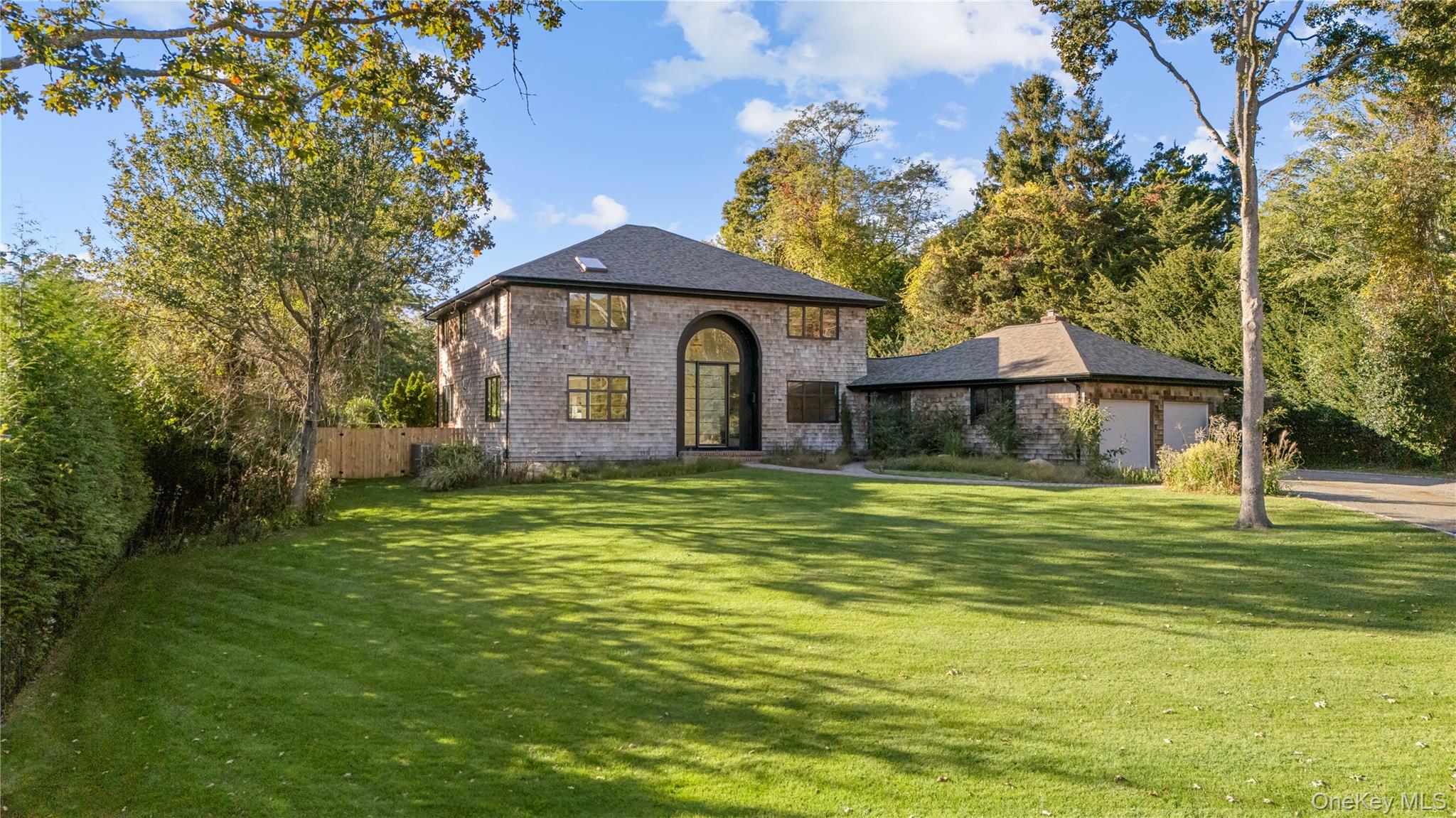 #2 photo, 15 Atterbury Road, Southampton , NY 11968