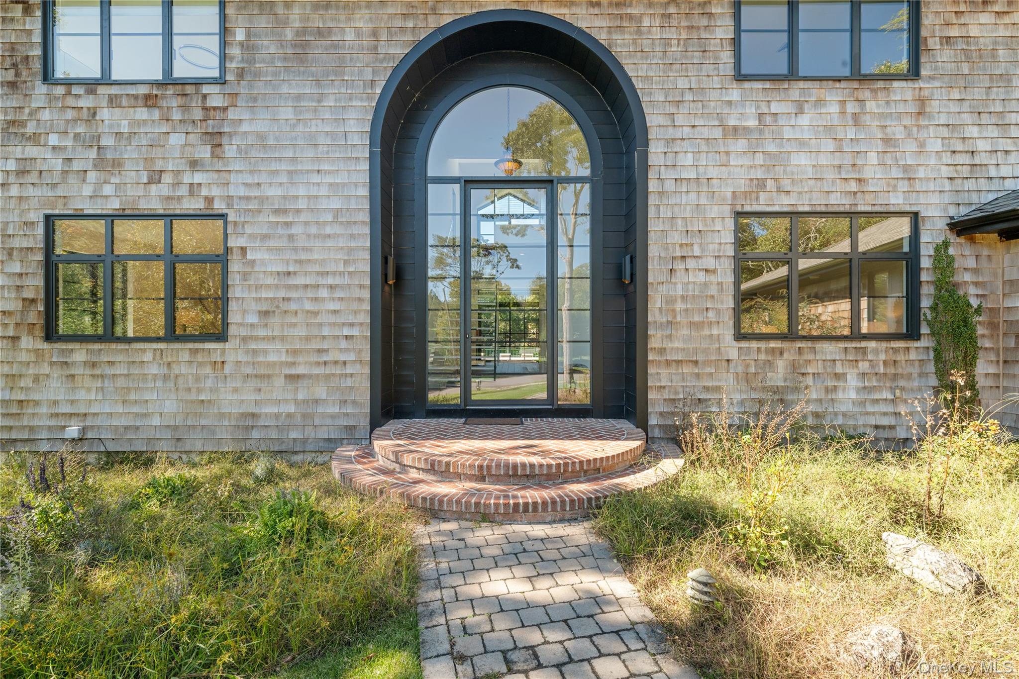 #4 photo, 15 Atterbury Road, Southampton , NY 11968