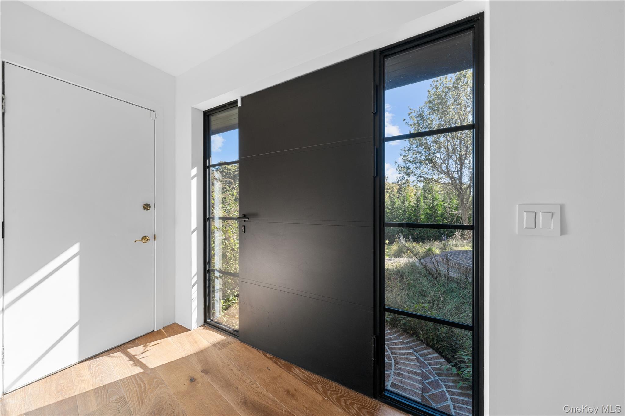 #5 photo, 15 Atterbury Road, Southampton , NY 11968