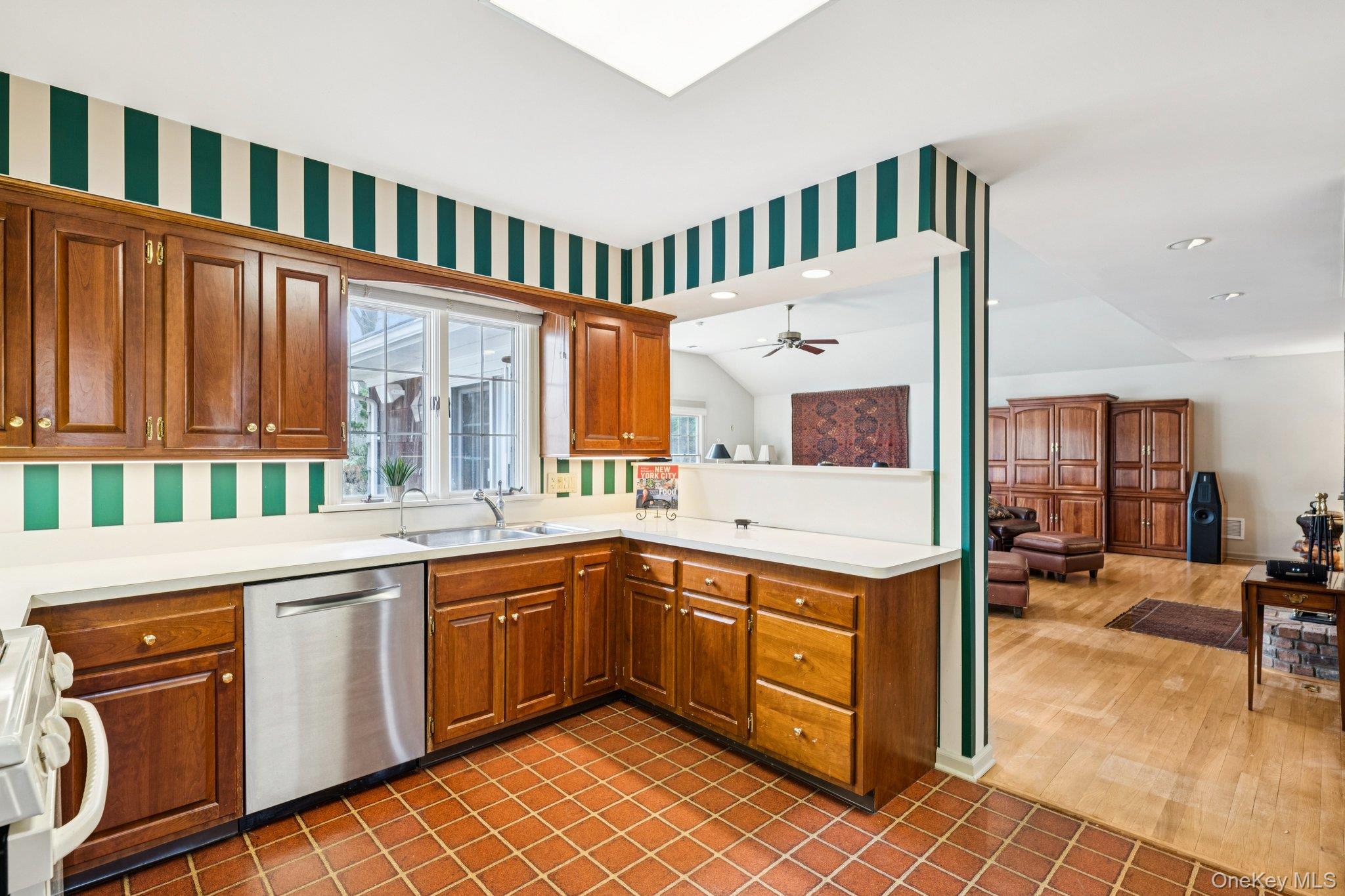 #19 photo, 9 Cliff Road, 東長島 Port Jefferson , NY 11777