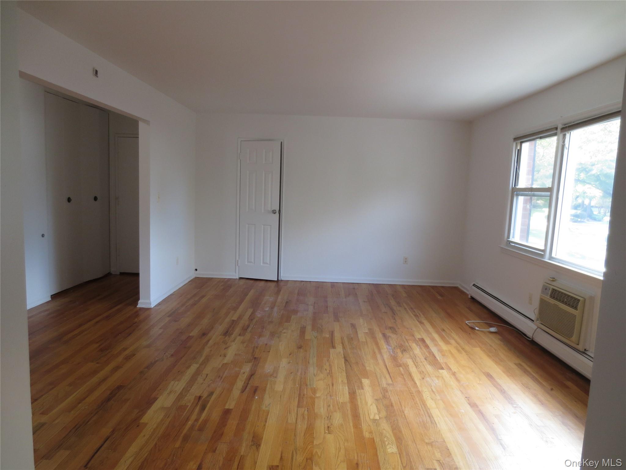 #8 photo, 4 Oxford Court, Suffern , NY 10901