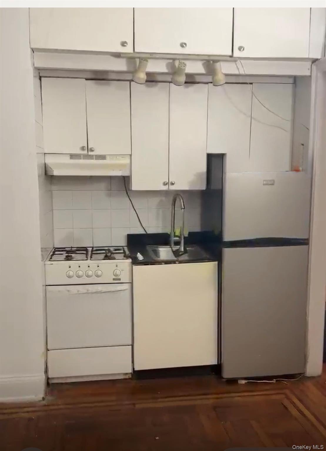 #13 photo, 410 Central Park, New York (Manhattan) , NY 10025