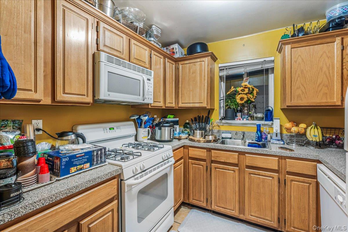 #8 photo, 93-03 90th Avenue, Woodhaven , NY 11421