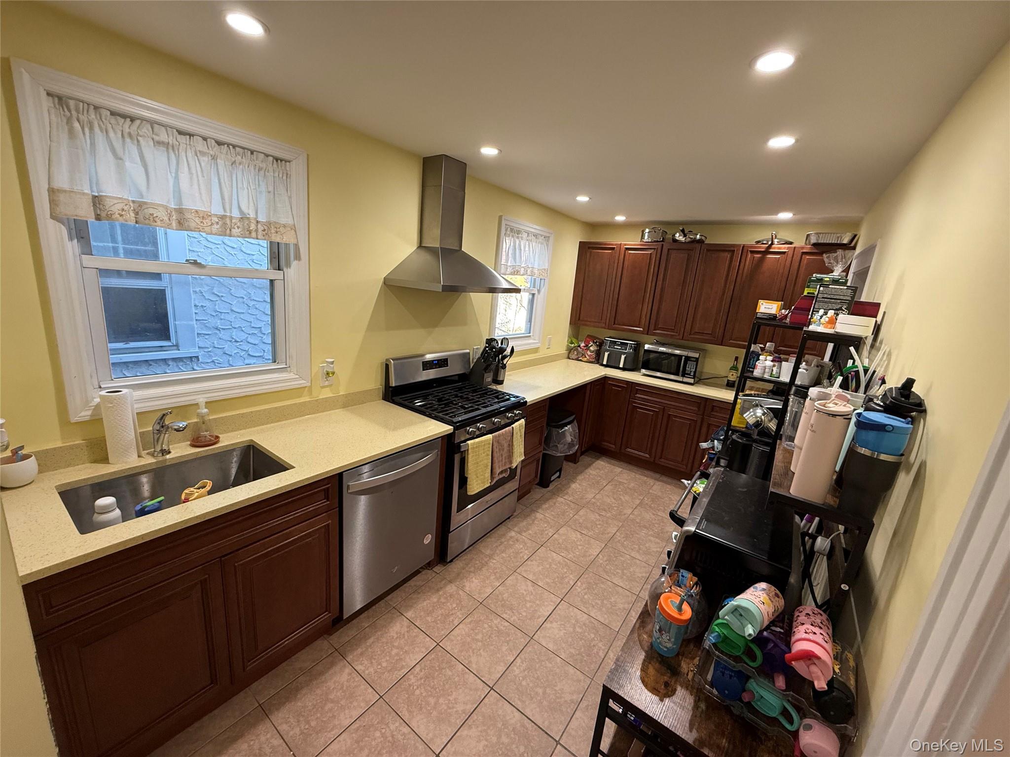 #9 photo, 8802 79th Avenue, Glendale , NY 11385