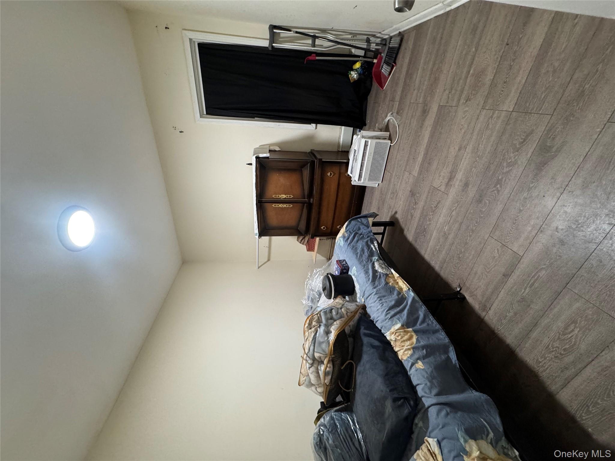 #4 photo, 10416 134th Street, Richmond Hill S. , NY 11419