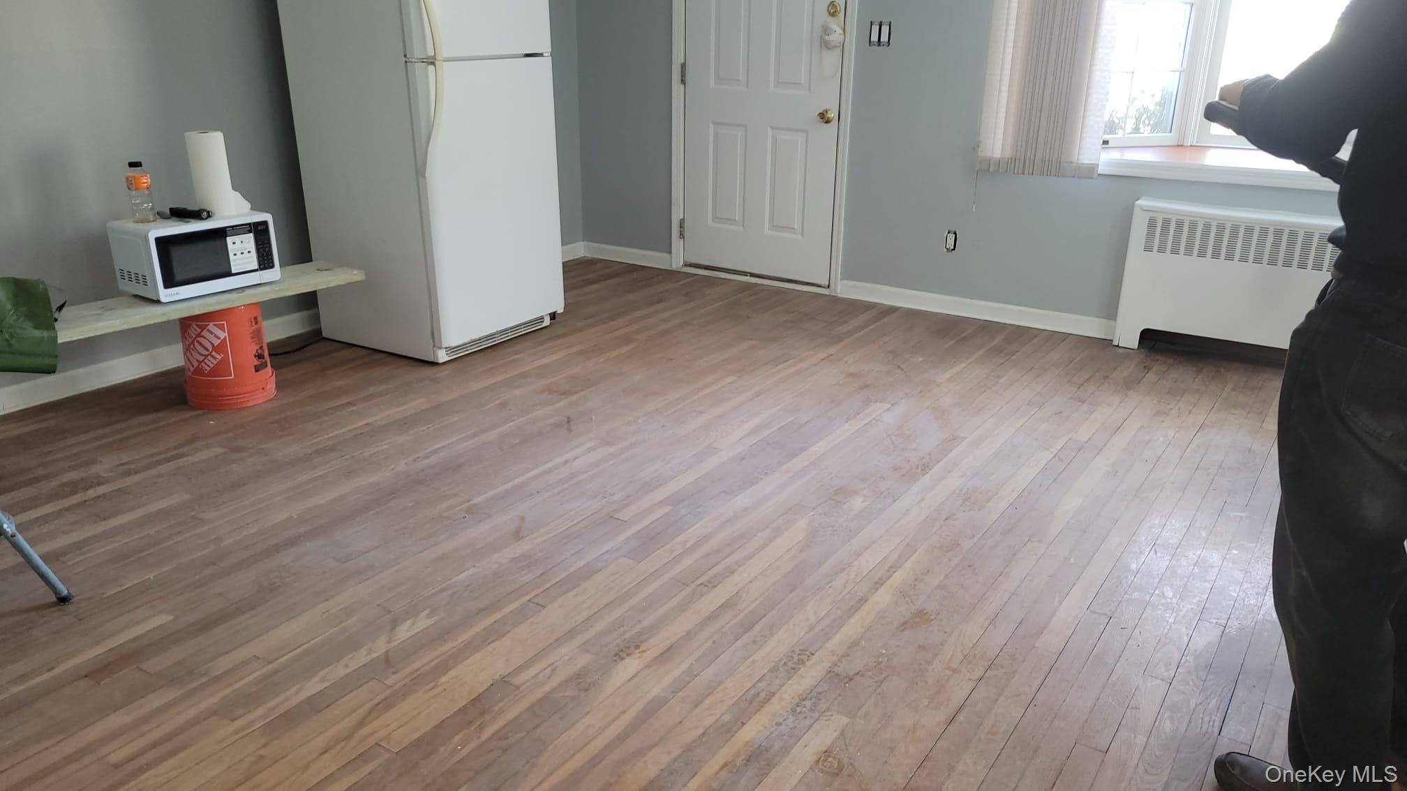 #11 photo, 8 Dee Place, Huntington Station , NY 11746