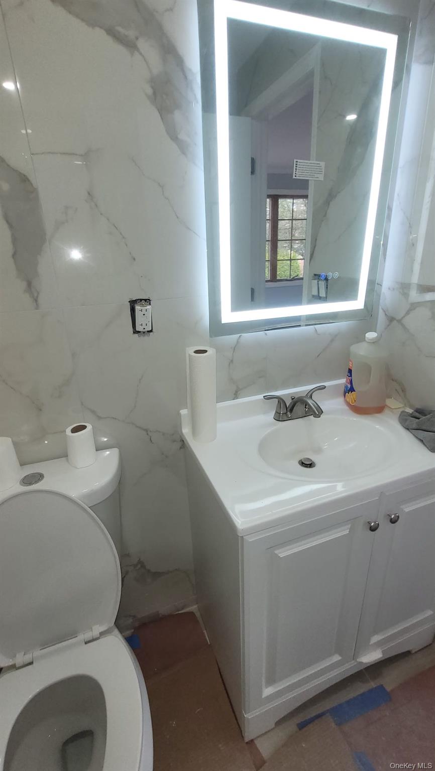 #14 photo, 8 Dee Place, Huntington Station , NY 11746