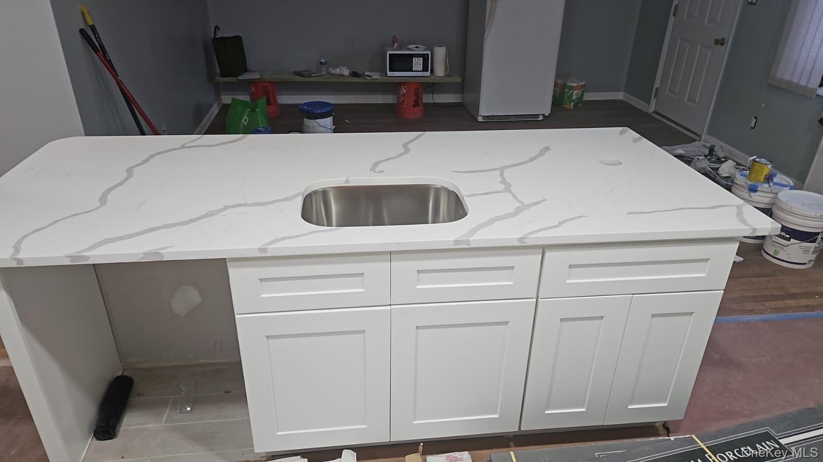 #18 photo, 8 Dee Place, Huntington Station , NY 11746