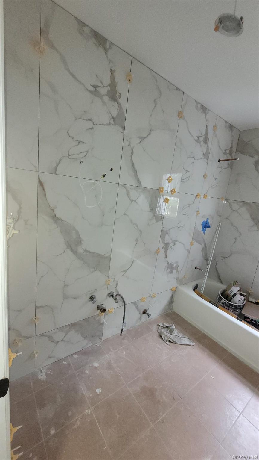 #4 photo, 8 Dee Place, Huntington Station , NY 11746