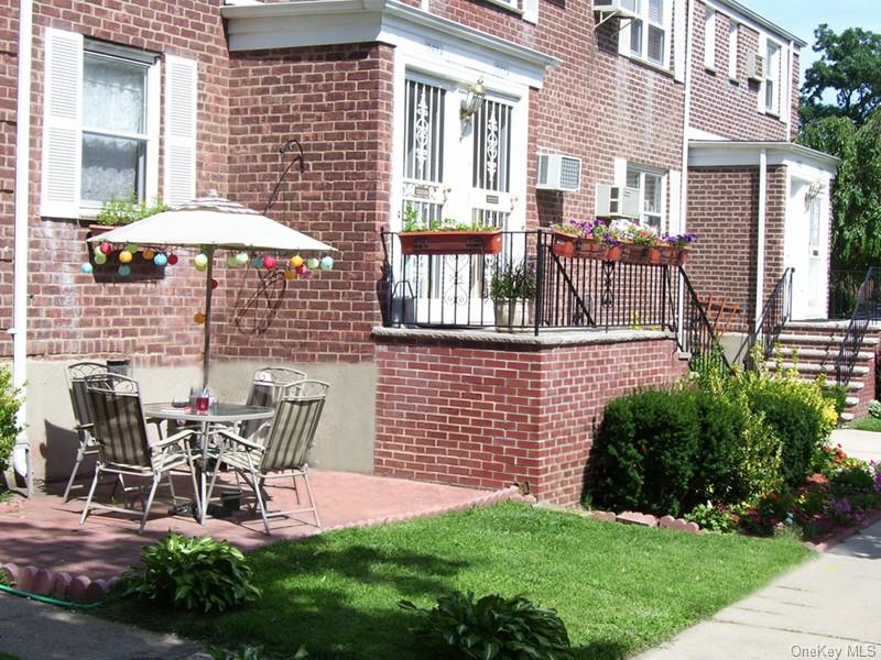 #1 photo, 73-27 263 Street, Glen Oaks , NY 11004