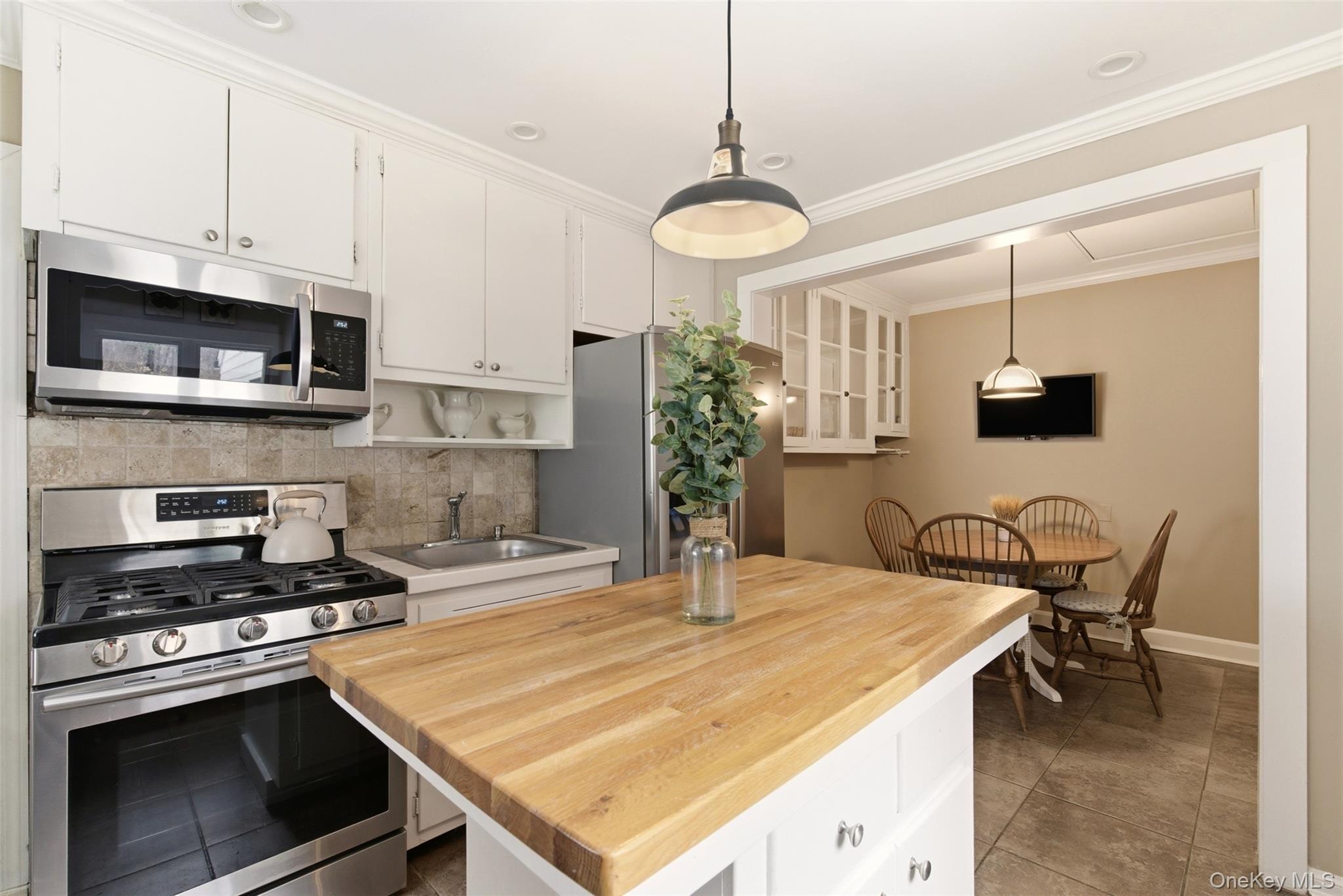 #16 photo, Glen Head, Glen Head , NY 11545