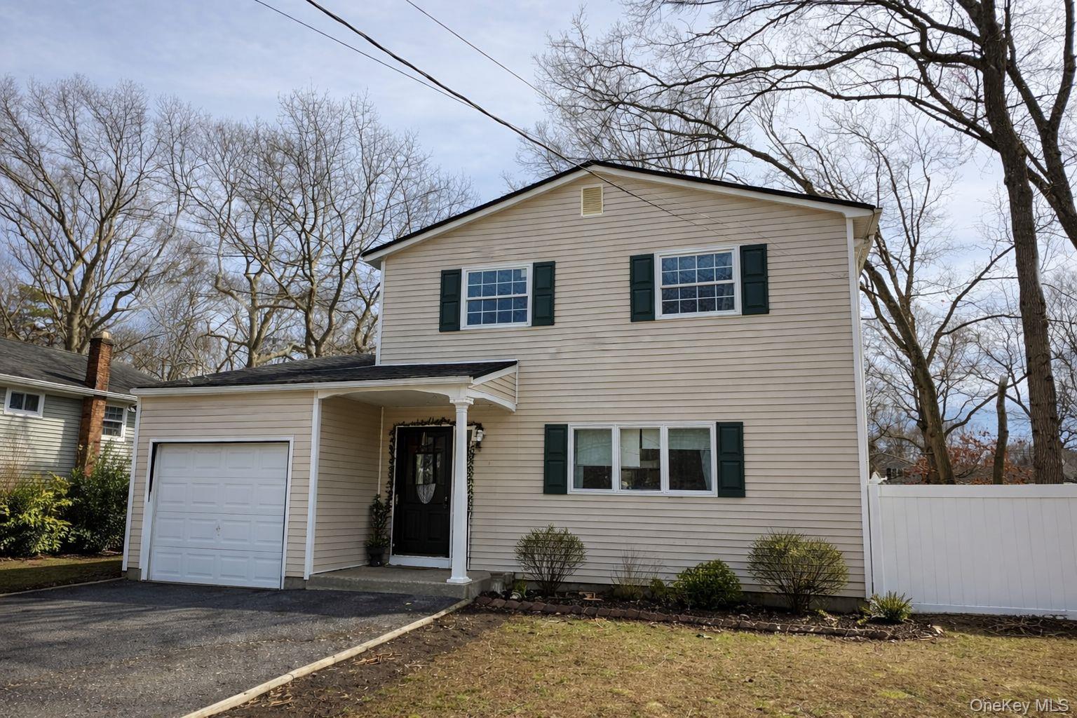 #1 photo, 44 Patchogue Avenue, Mastic , NY 11950