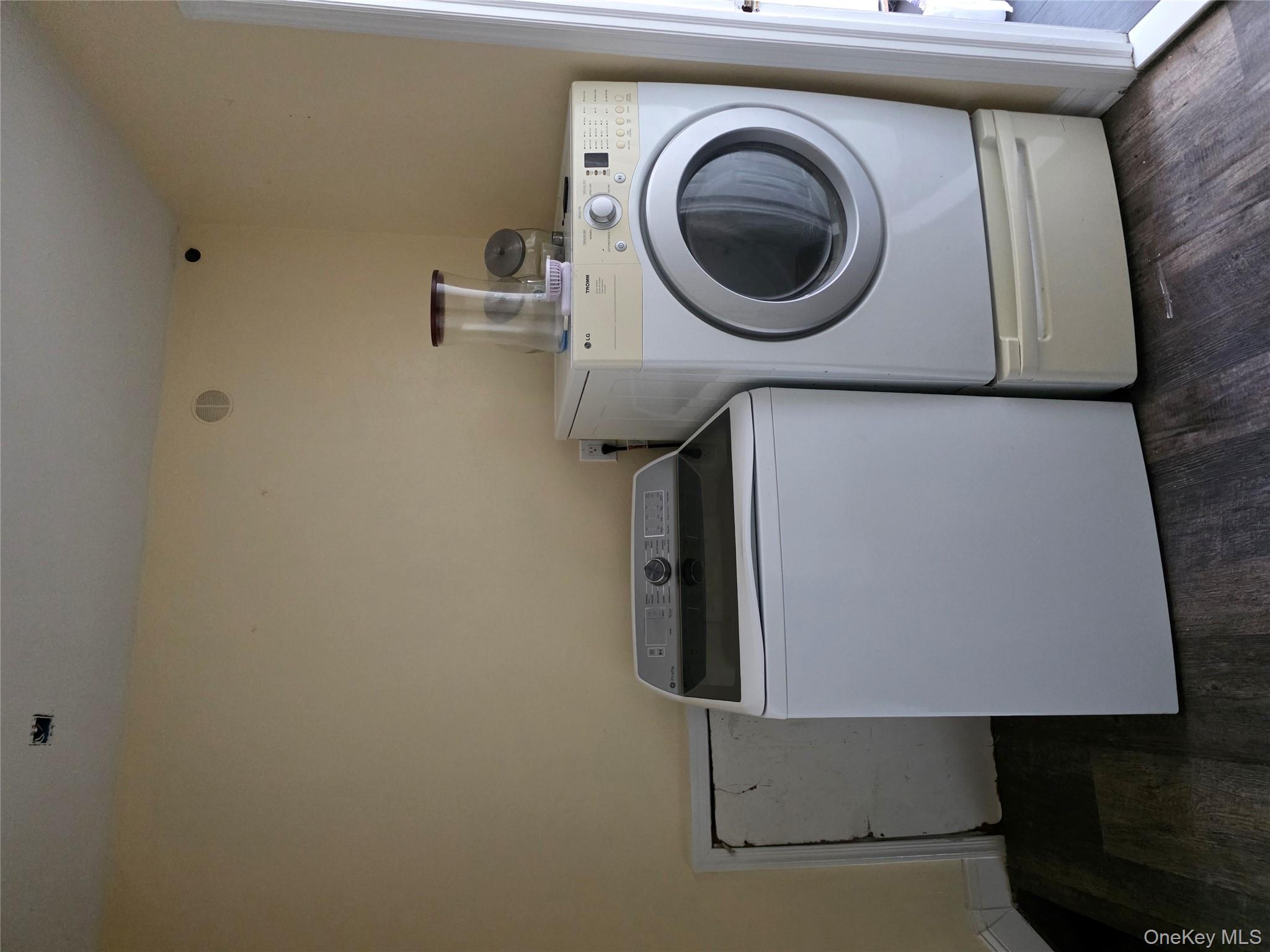 #12 photo, 44 Patchogue Avenue, Mastic , NY 11950