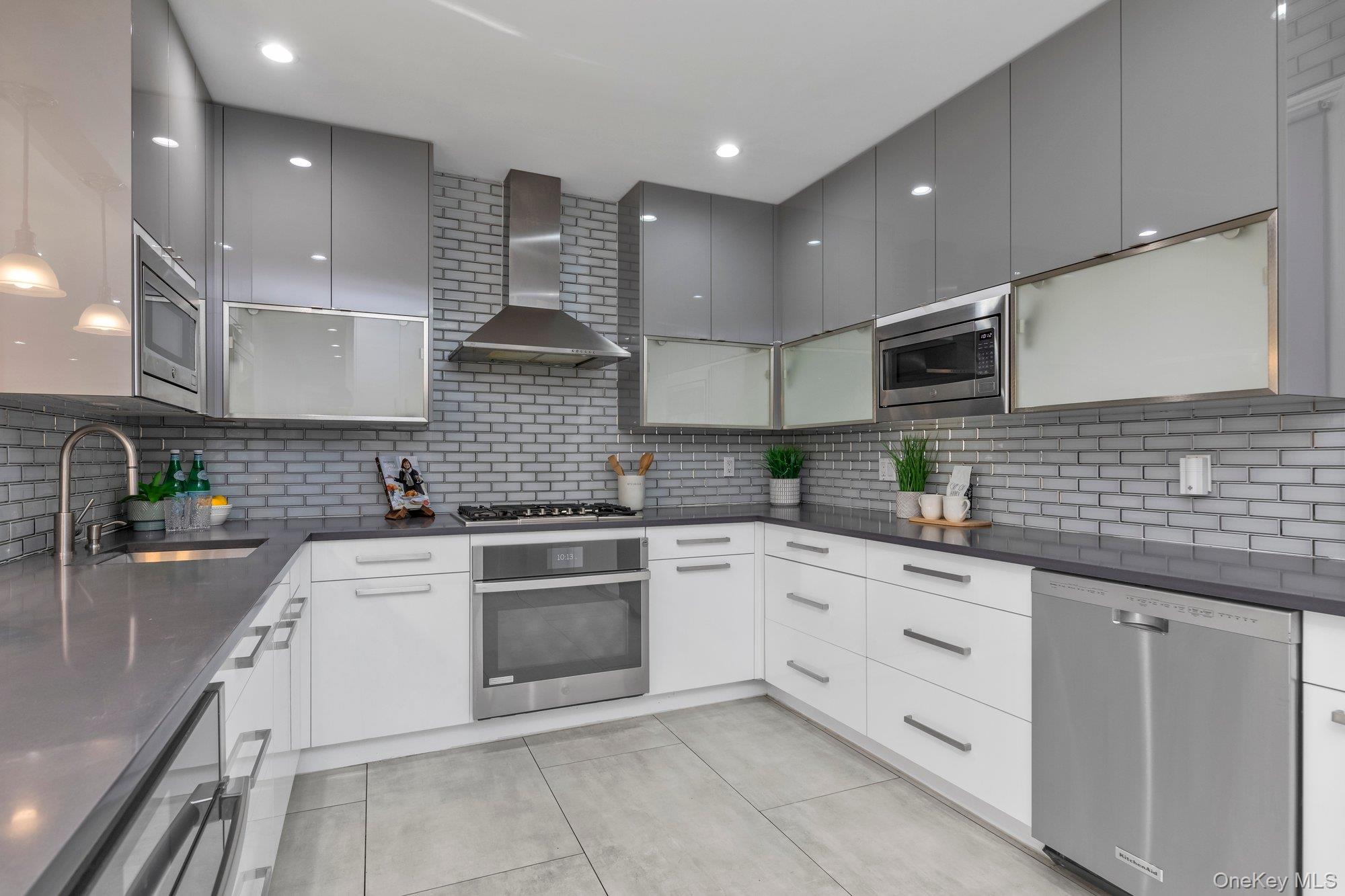 #7 photo, 83-34 116th Street, Kew Gardens , NY 11418