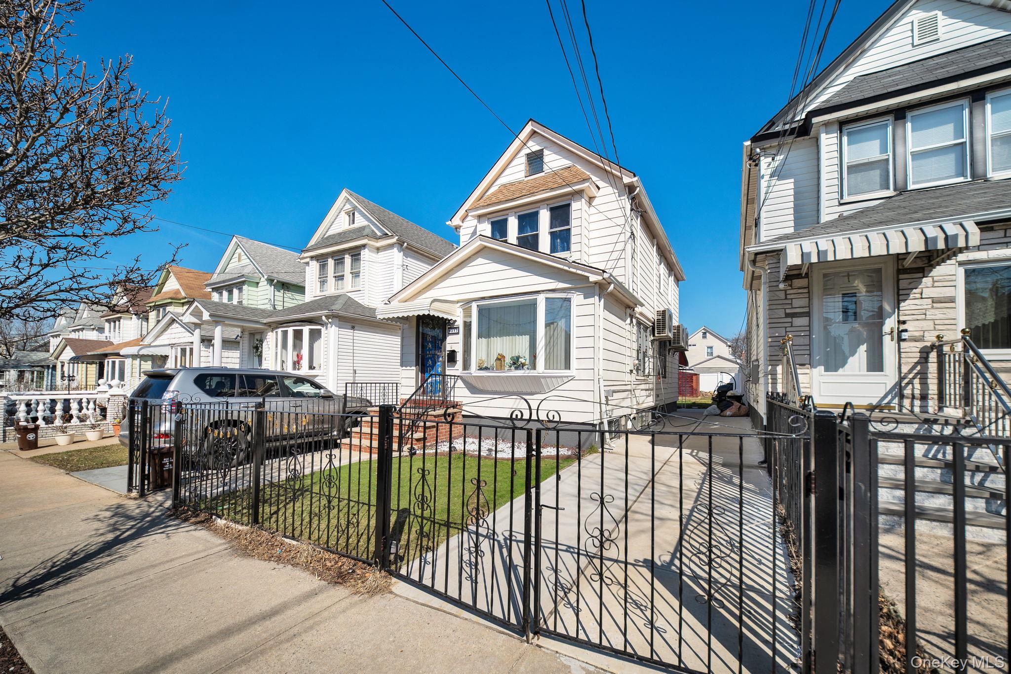 #1 photo, 9317 214th Street, কুইন্‌স Queens Village , NY 11428