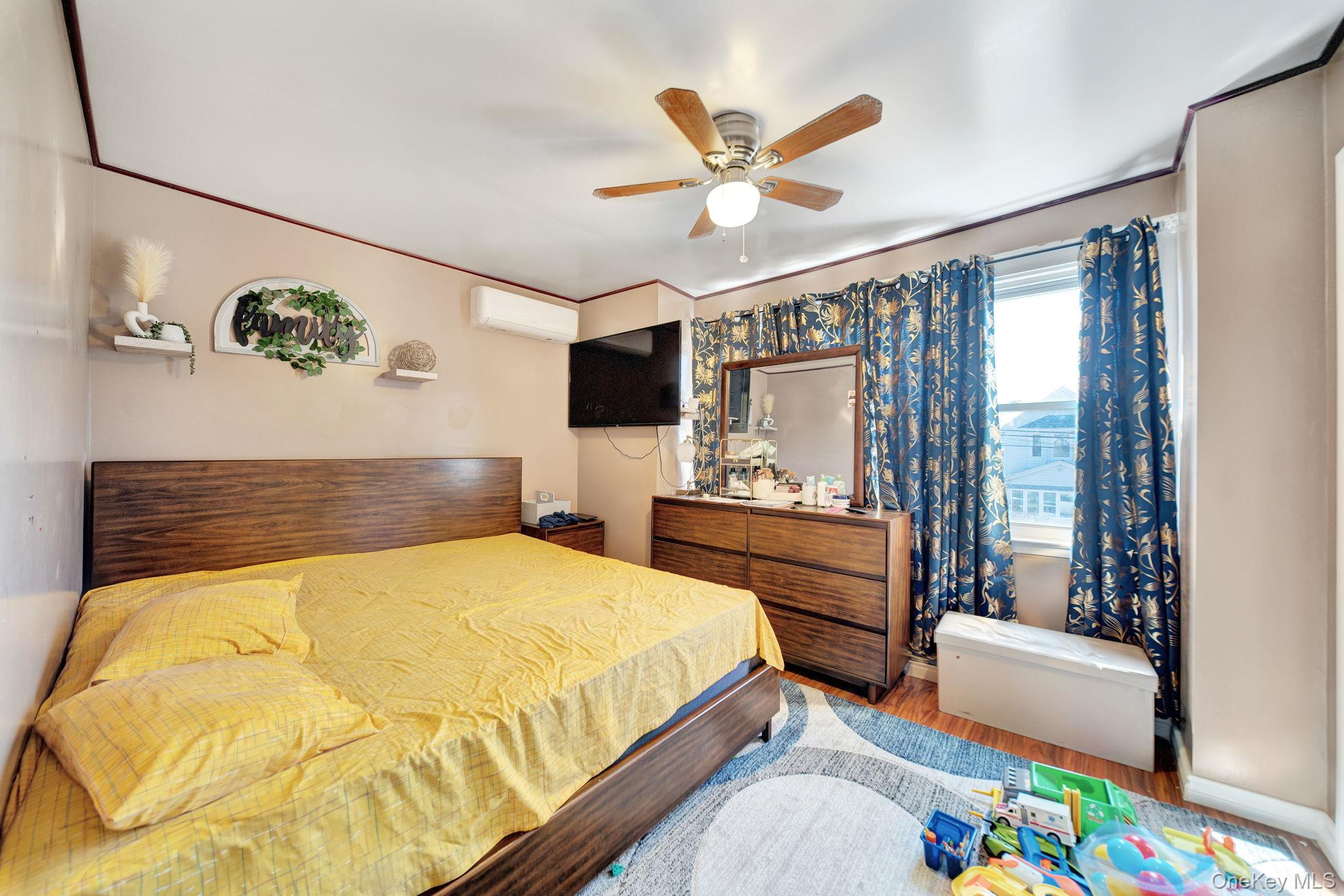 #13 photo, 9317 214th Street, কুইন্‌স Queens Village , NY 11428