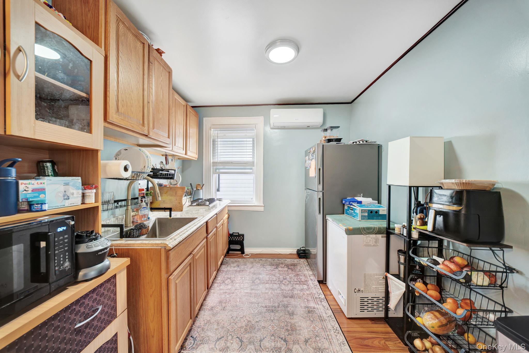 #15 photo, 9317 214th Street, কুইন্‌স Queens Village , NY 11428