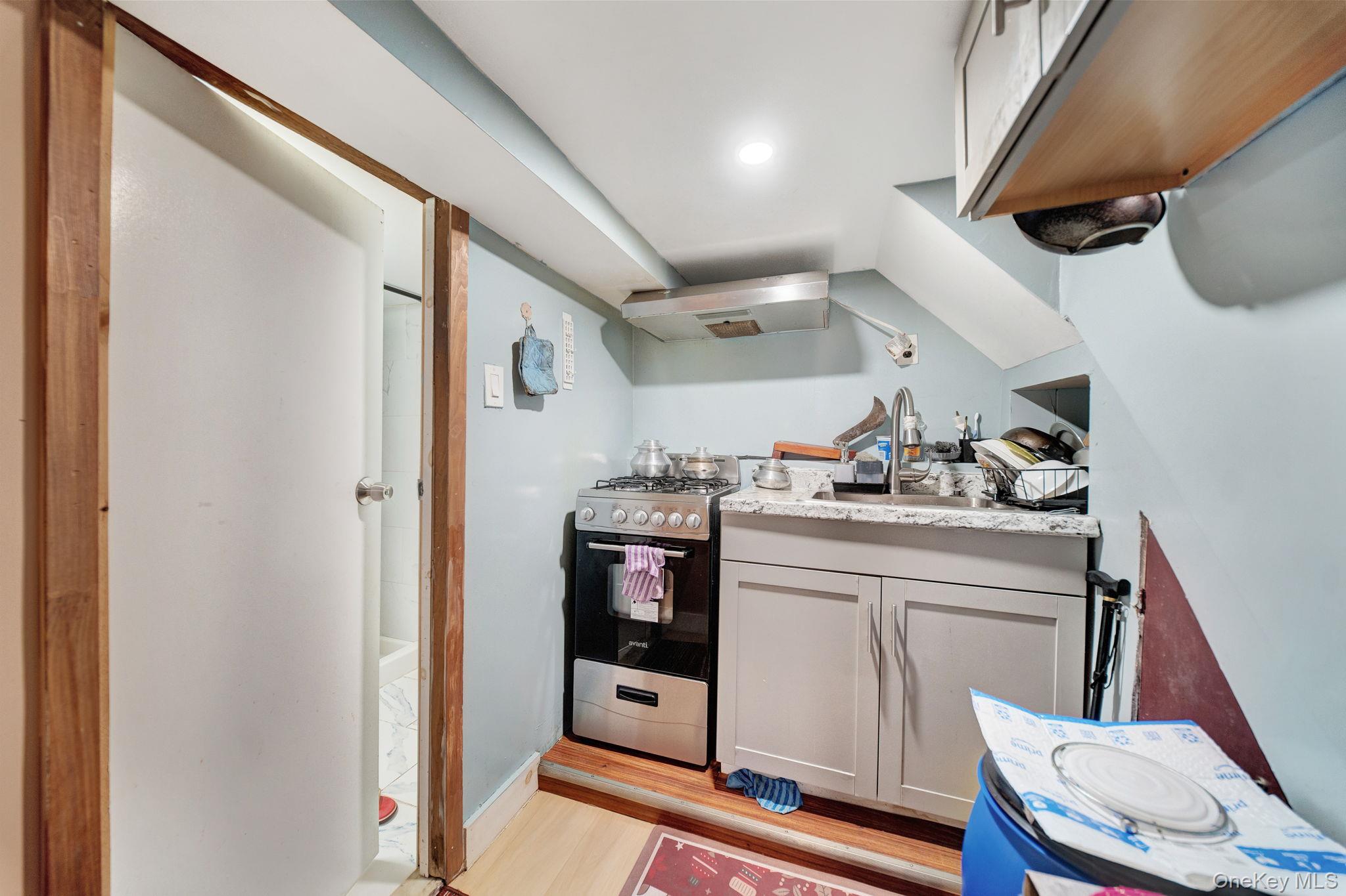 #20 photo, 9317 214th Street, কুইন্‌স Queens Village , NY 11428