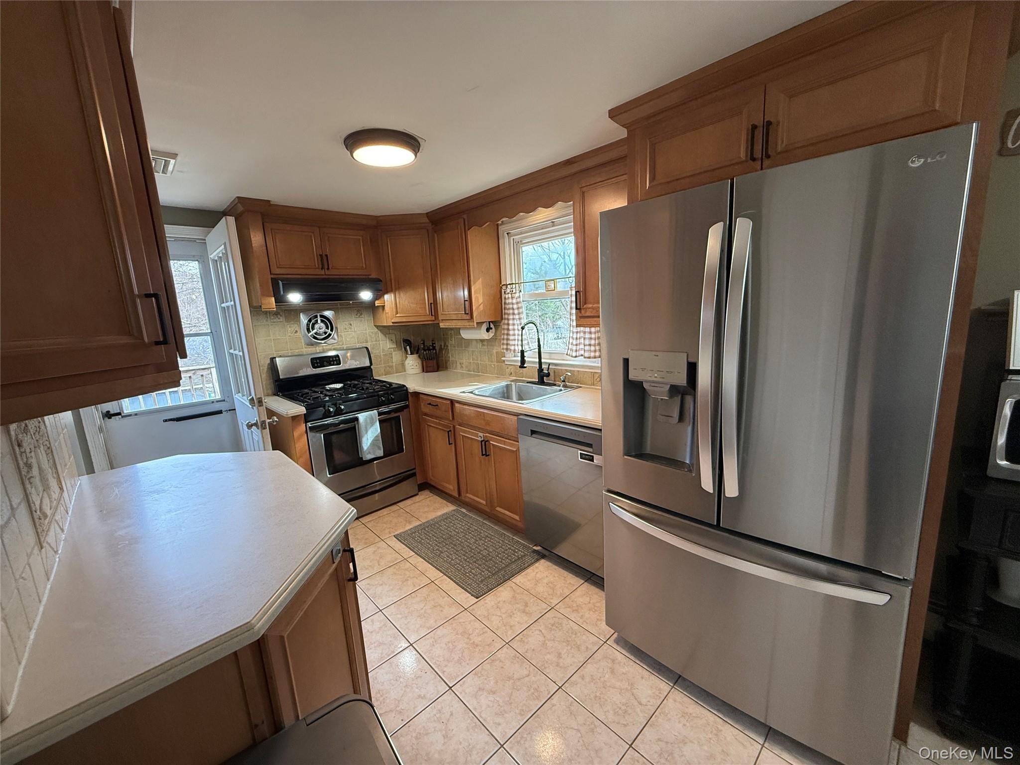 #8 photo, 43 Birchwood Drive, New Windsor , NY 12553