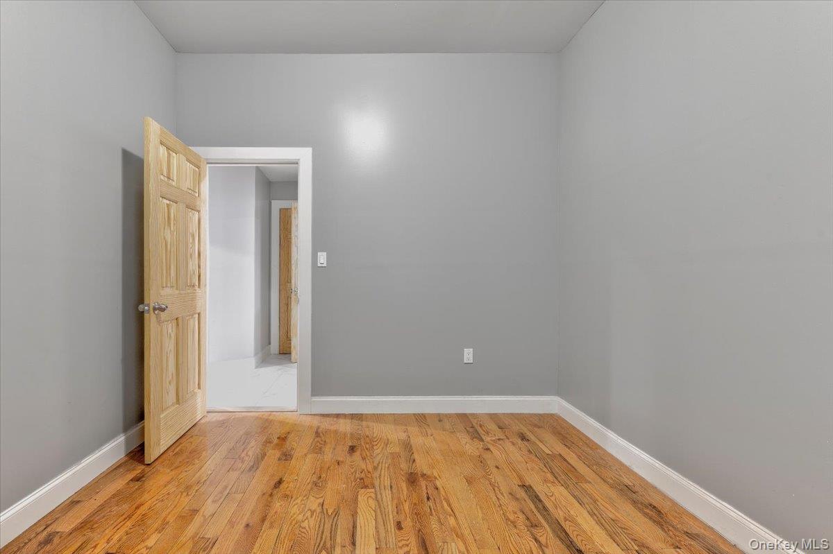 #16 photo, 1439 Zerega Avenue, Bronx , NY 10462