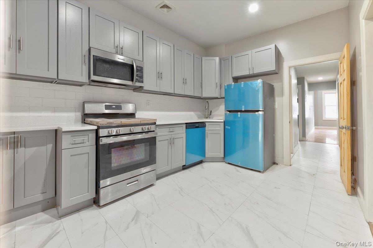 #9 photo, 1439 Zerega Avenue, Bronx , NY 10462