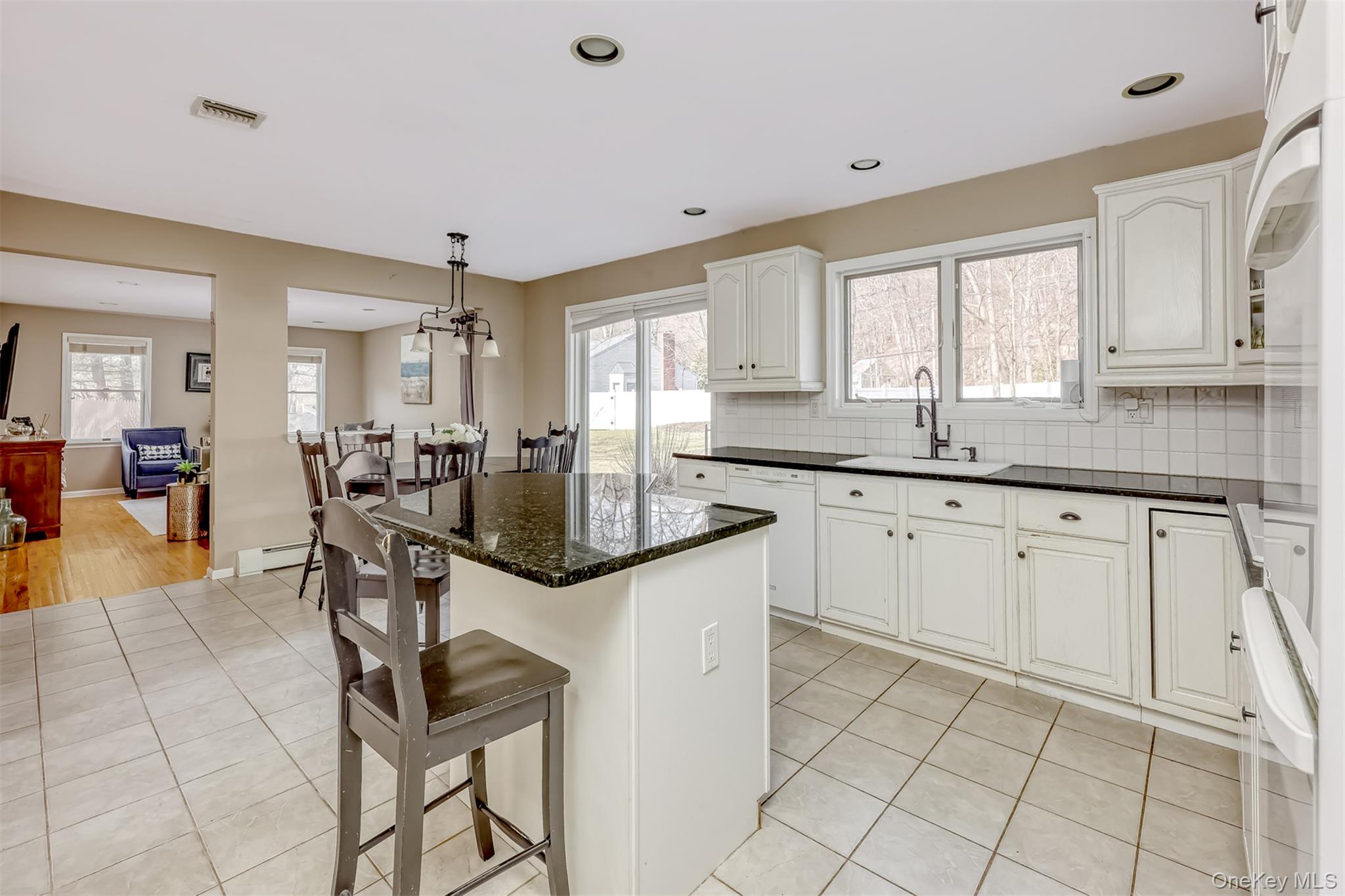 #7 photo, 11 Mills Road, Suffern , NY 10901