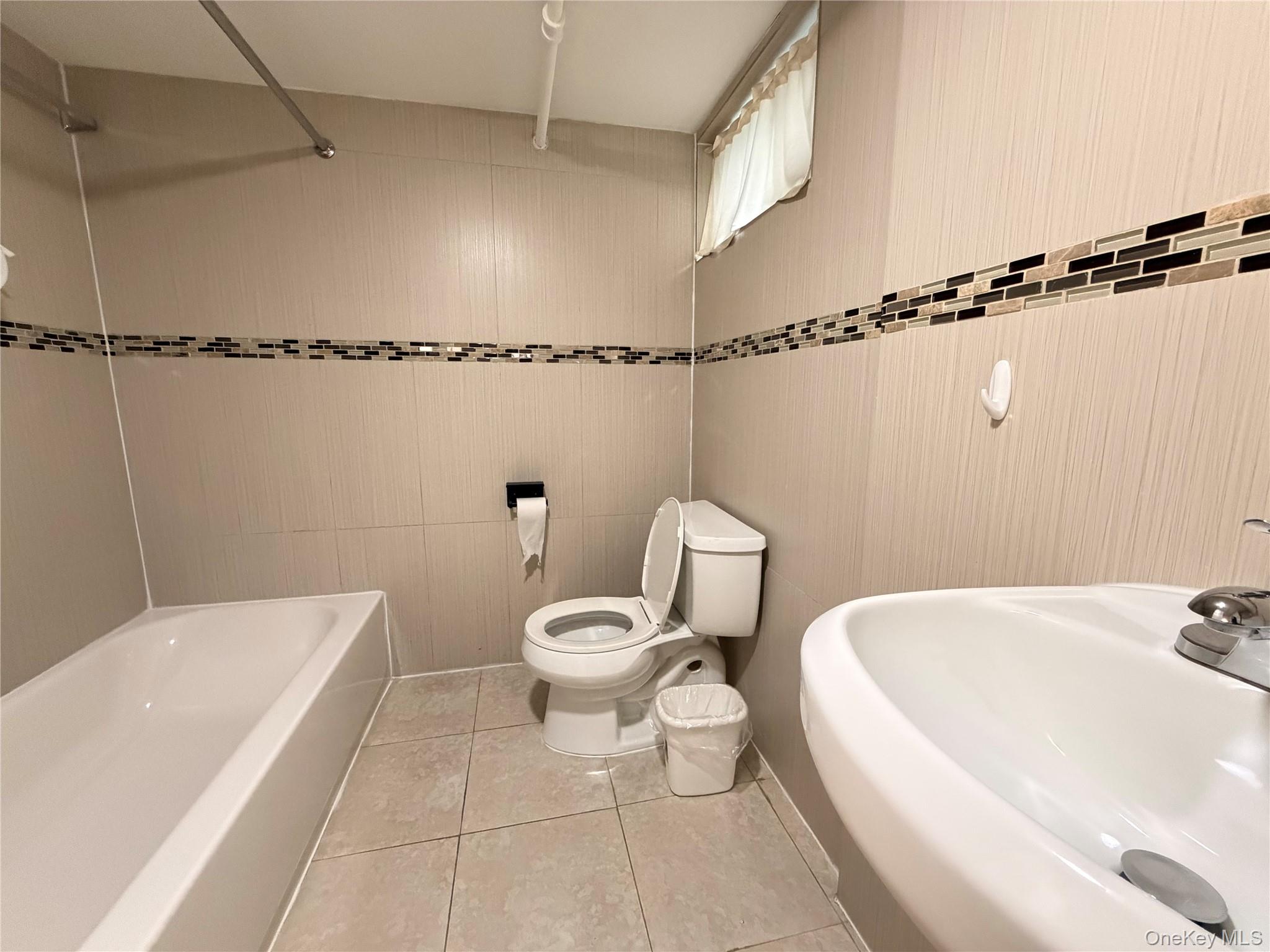 #12 photo, 15739 20th Road, קווינס Whitestone , NY 11357