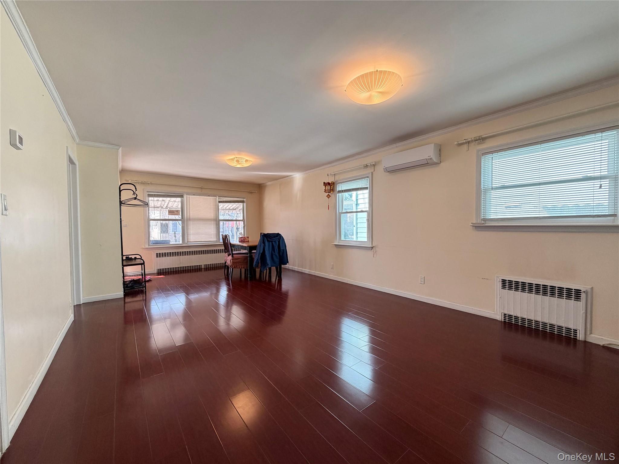 #4 photo, 15739 20th Road, קווינס Whitestone , NY 11357