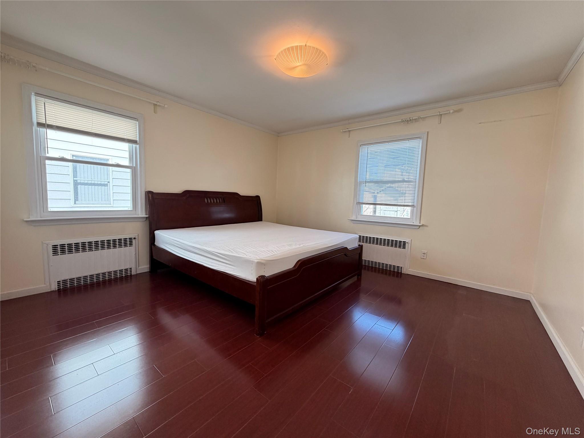 #6 photo, 15739 20th Road, קווינס Whitestone , NY 11357