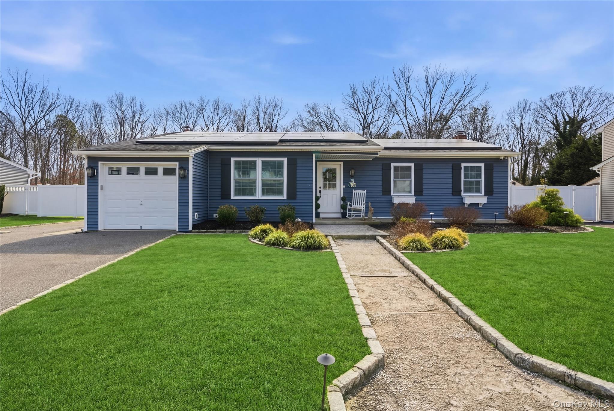 #1 photo, 28 Berkshire Road, Holbrook , NY 11741